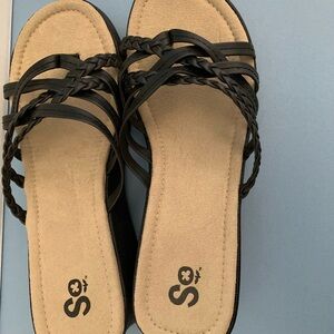Women’s SO brand black Sandals, size 10 NEW IN BOX